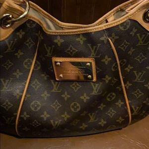 Meet your Posher, Aletha